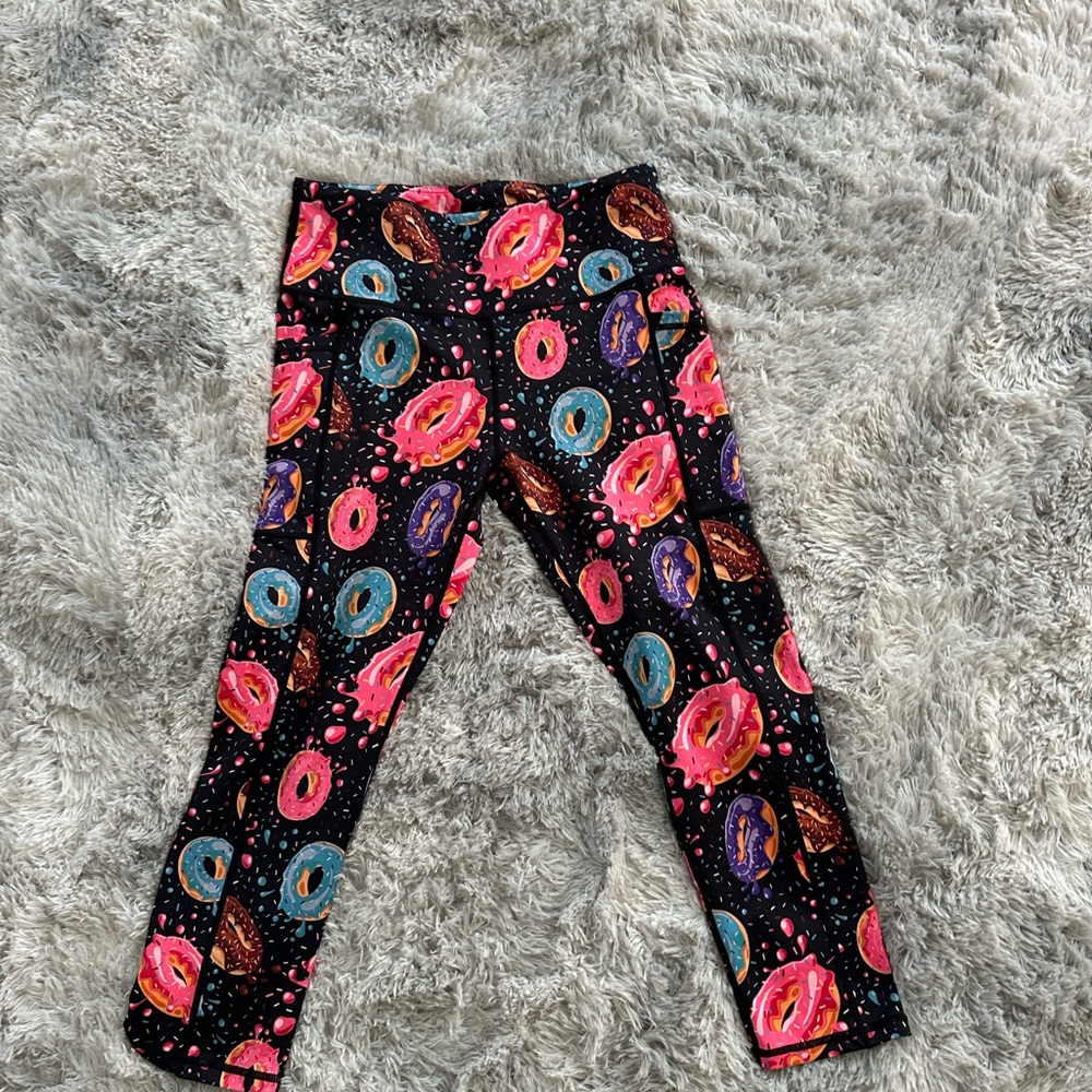 CVG Donut print Capri Leggings